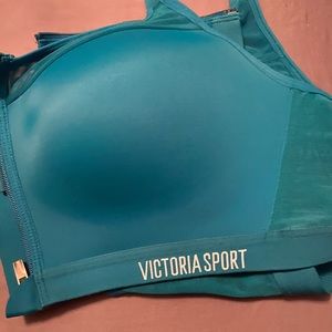 Victoria’s Secret sport bra 34DDD